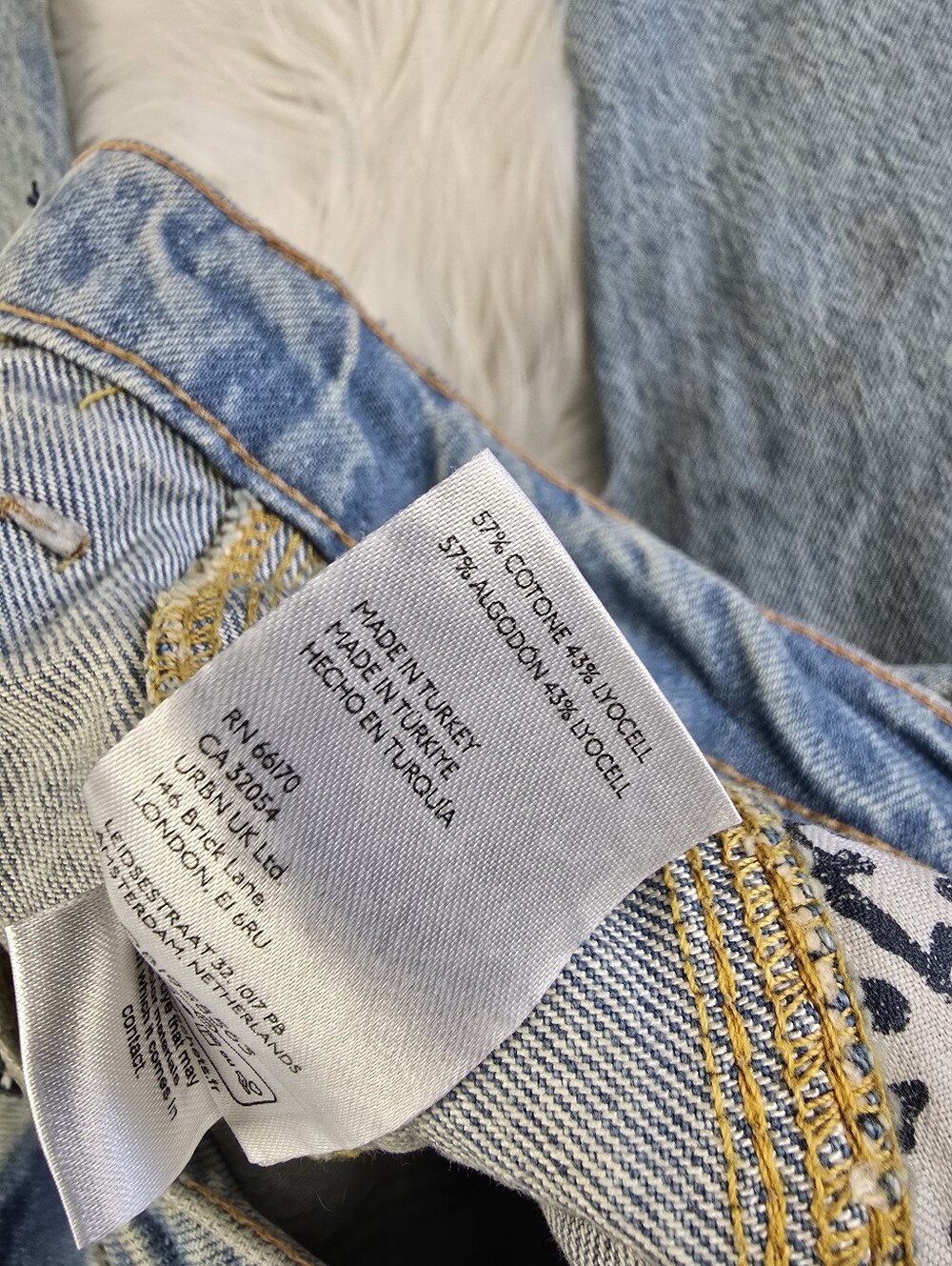 We The Free RARE Shadow Star Good Luck Barrel Jeans 26 - Picture 16 of 16